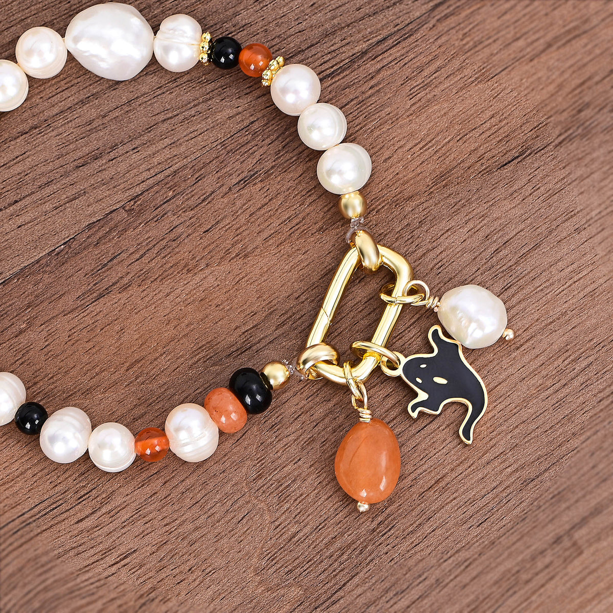 Pulsera de perlas con brillo navideño