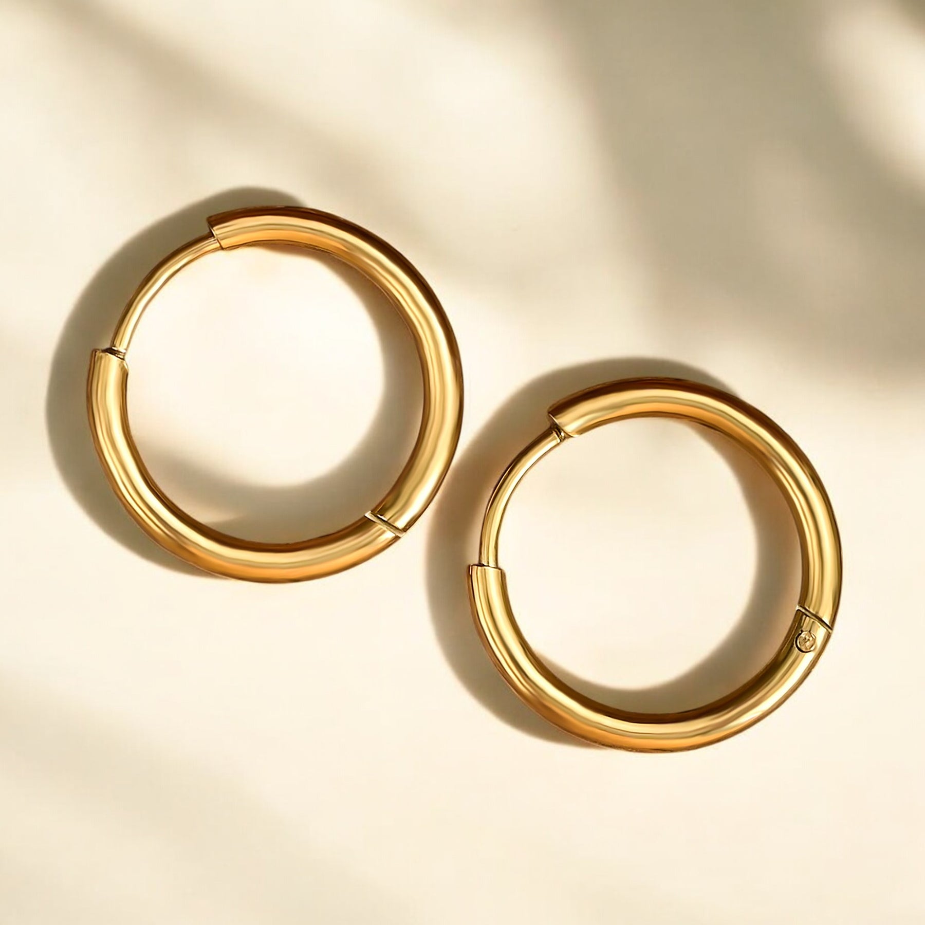 Pendientes de aro dorados Gleam