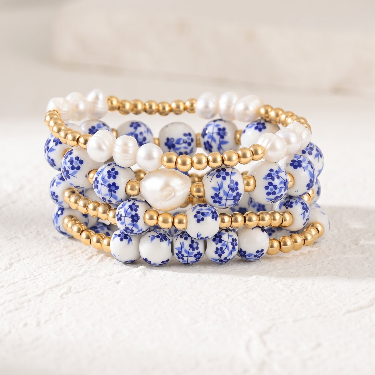 Juego de pulseras Sapphire Bloom de Porcelain Garden