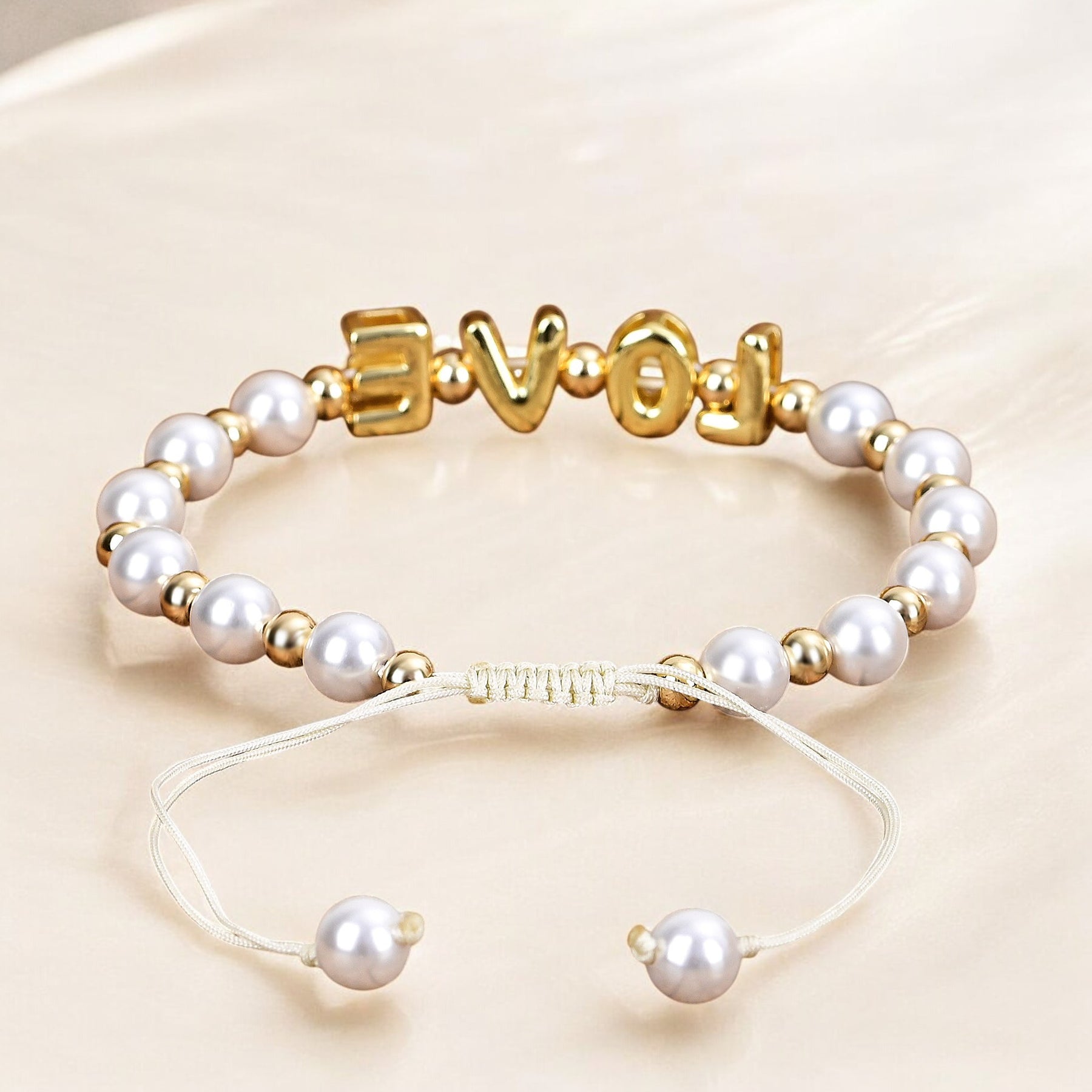 Pulsera de amor con resplandor de perla