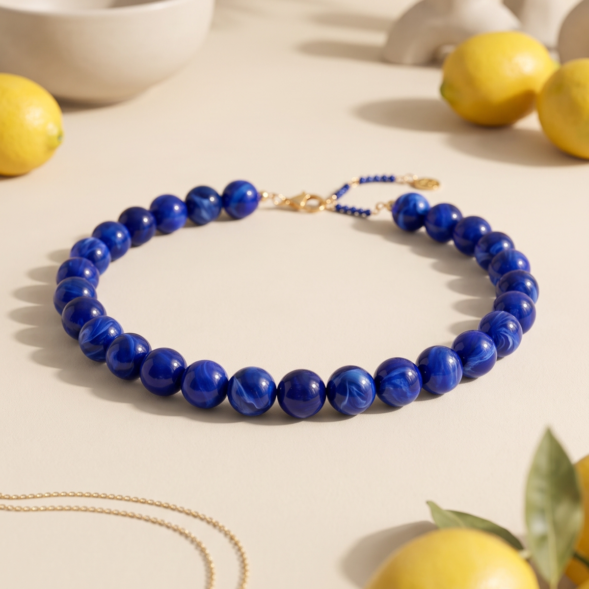 Collar grueso de cuentas azules