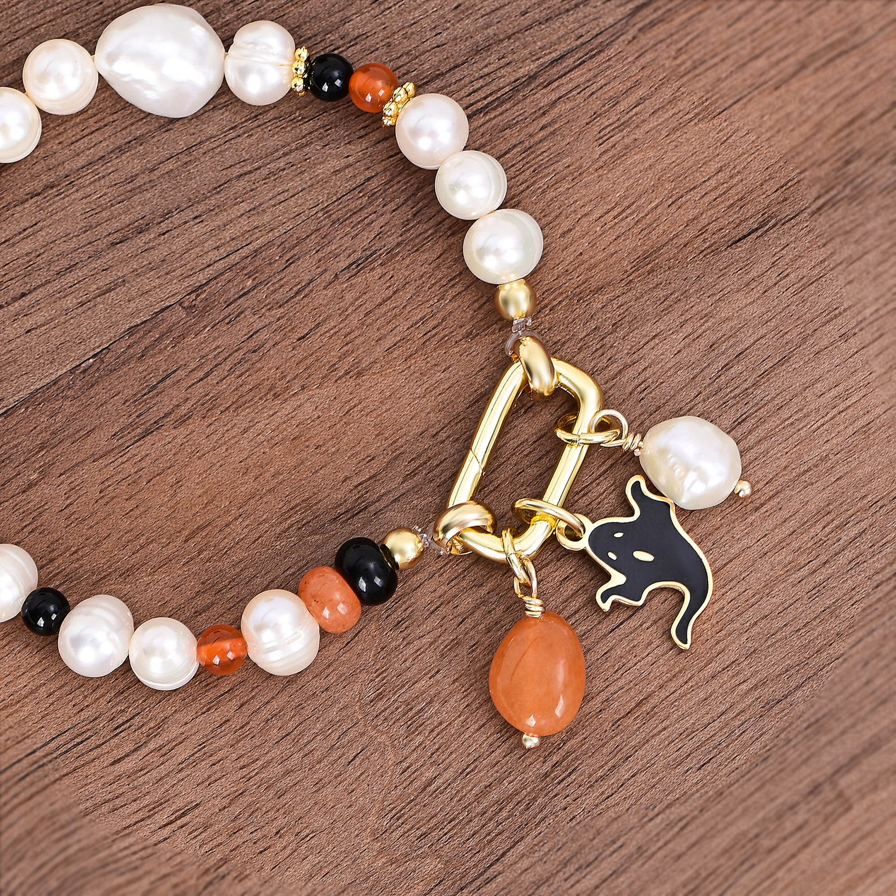 Pulsera de perlas con brillo navideño