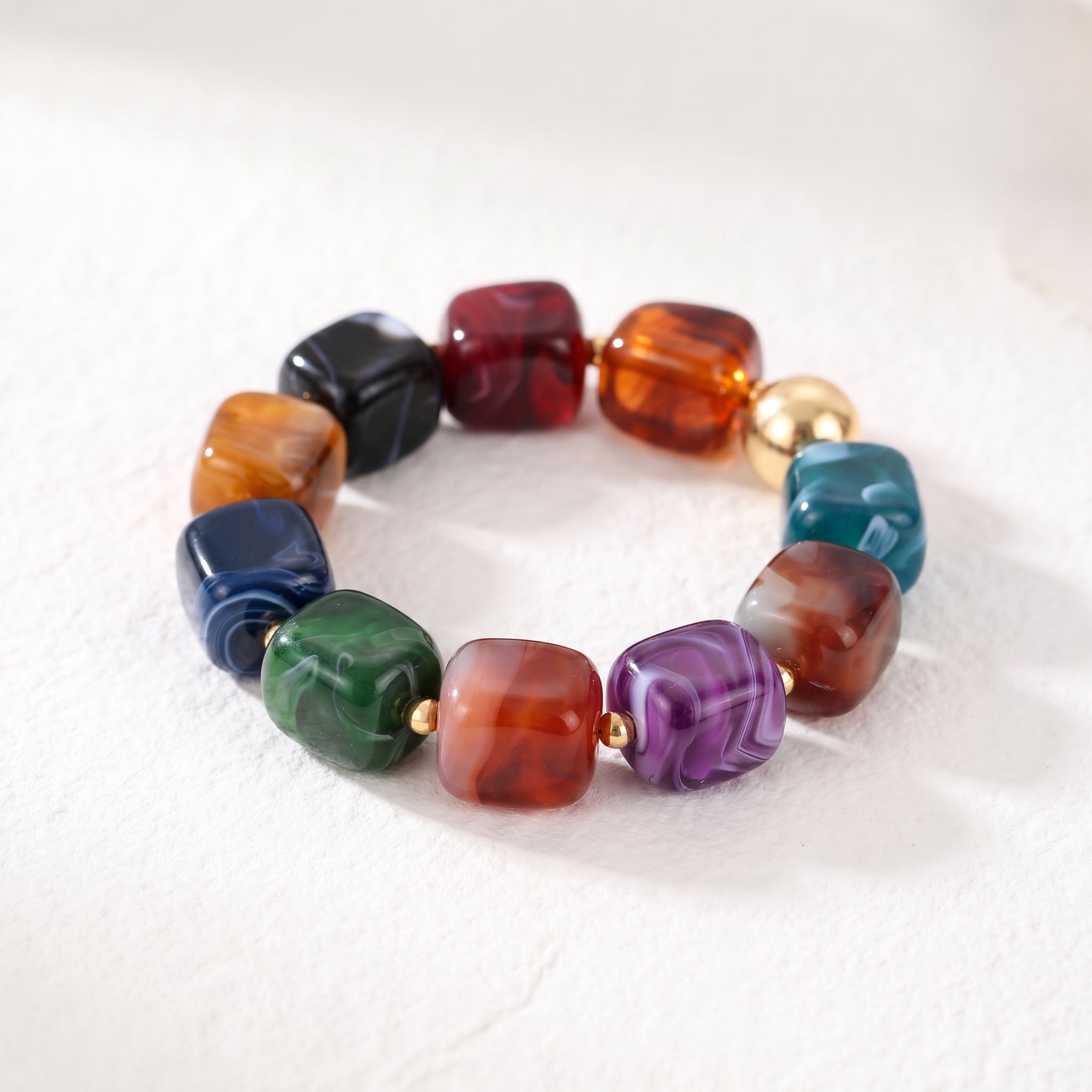 Pulsera gruesa de cuentas multicolores místicas