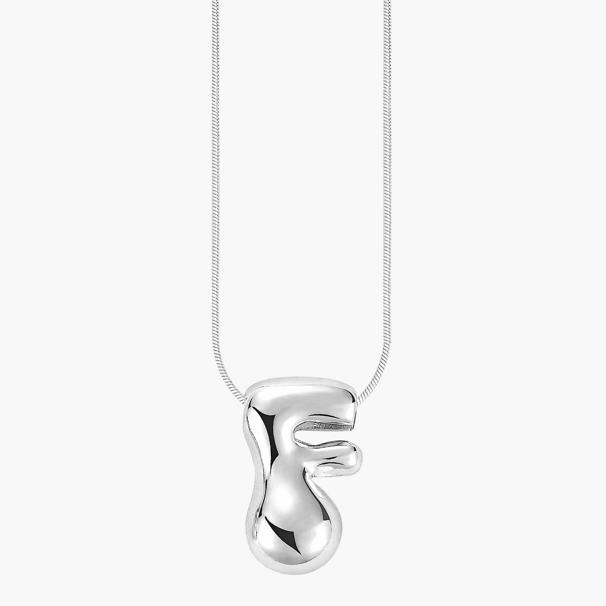 Collar con inicial en letra burbuja de brillo plateado