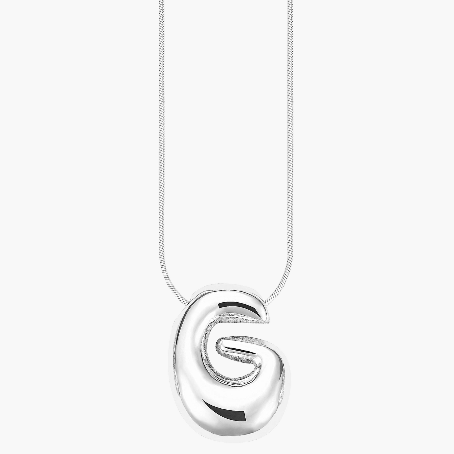 Collar con inicial en letra burbuja de brillo plateado