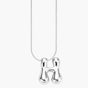 Collar con inicial en letra burbuja de brillo plateado