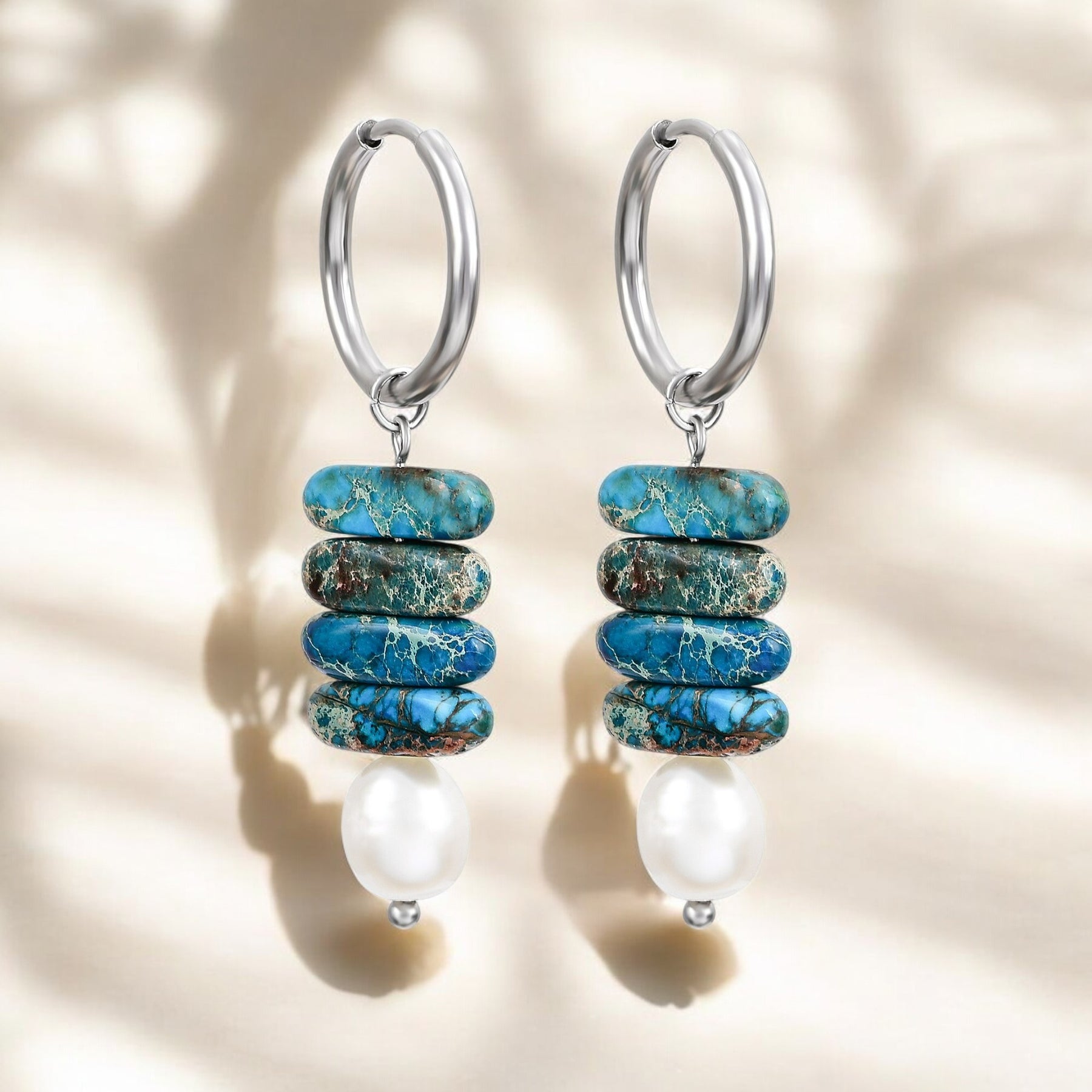 Pendientes colgantes de aro con perla y jaspe azul Ocean Bliss