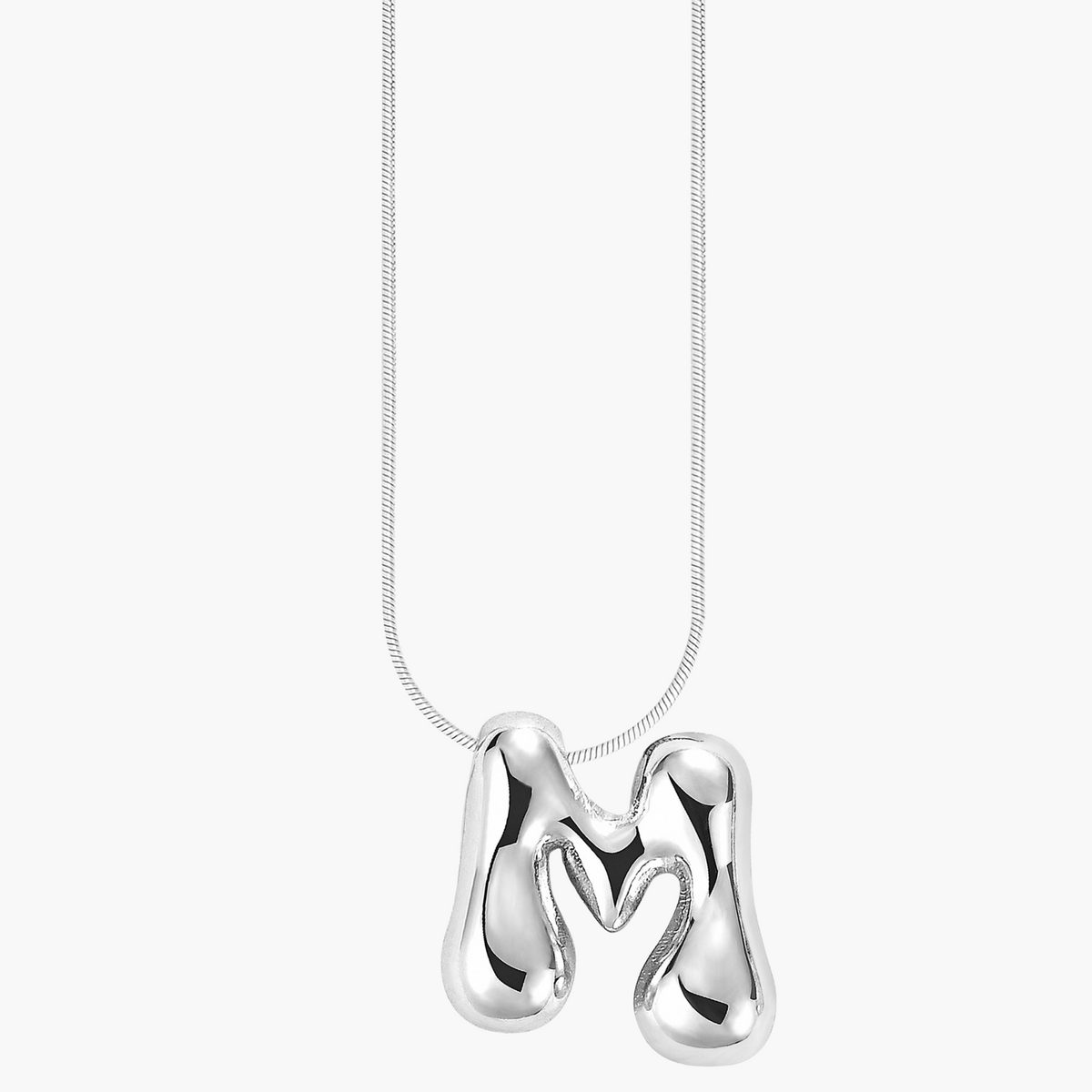 Collar con inicial en letra burbuja de brillo plateado