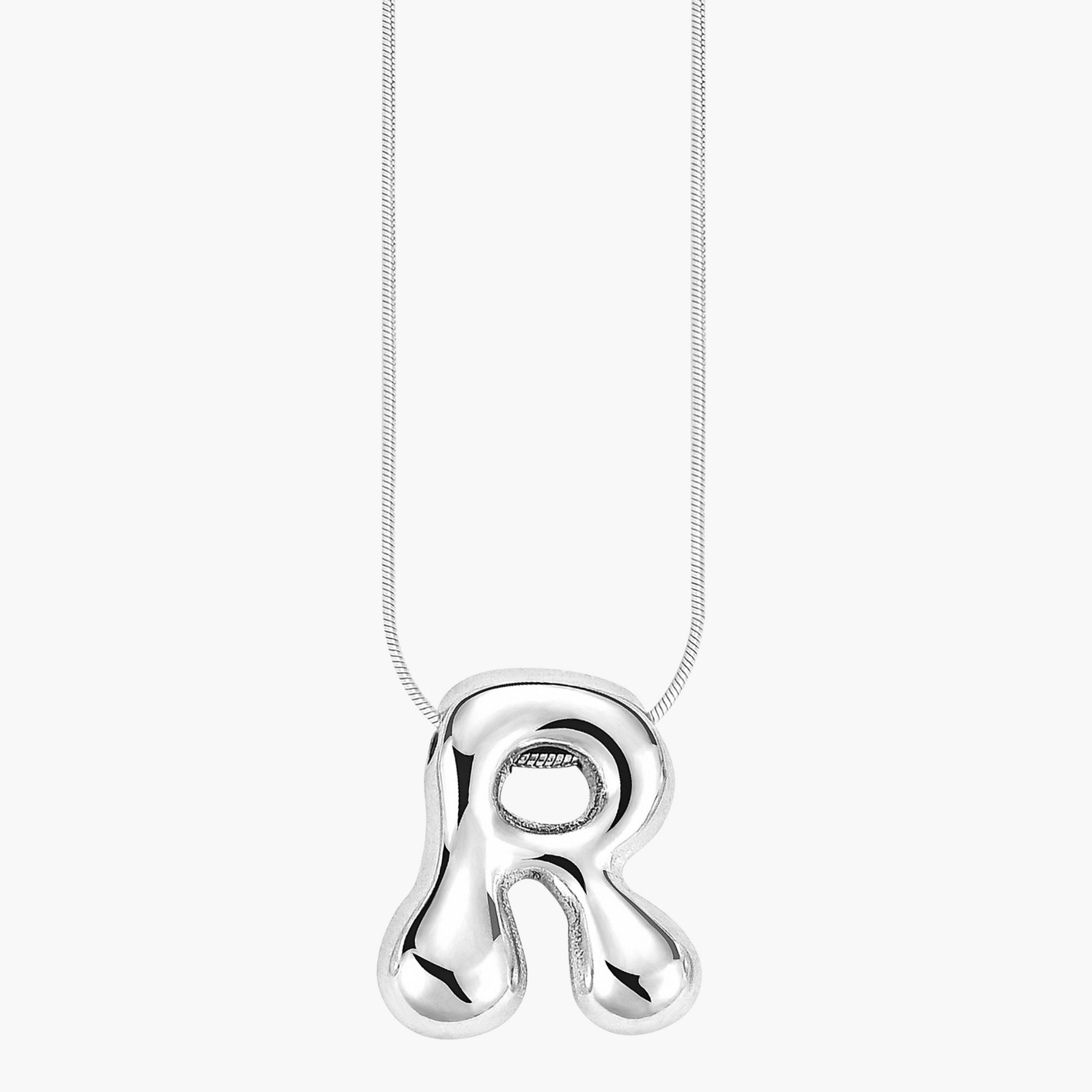 Collar con inicial en letra burbuja de brillo plateado