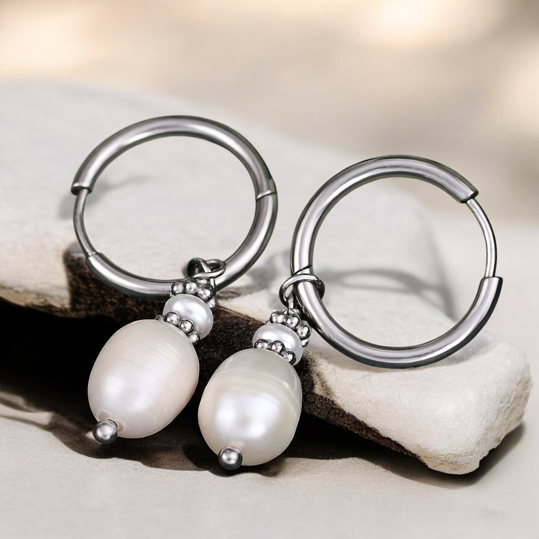 Pendientes de aro Elegancia Perla Plateada