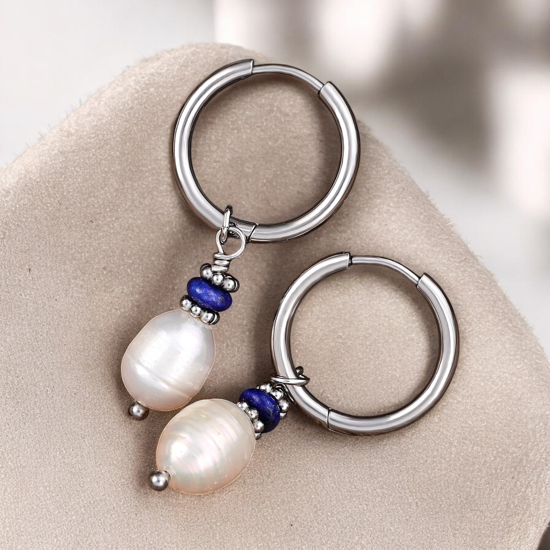 Pendientes de aro con perlas de lapislázuli plateado