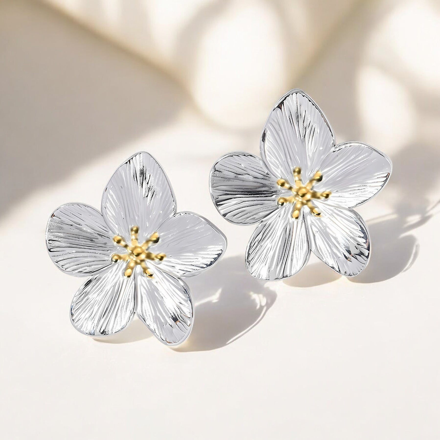 Pendientes de Stud Radiancia de Flor