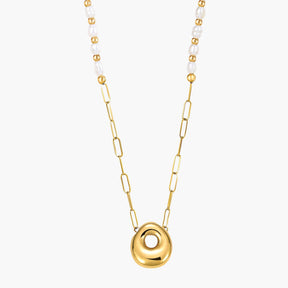 Collar con inicial de burbuja con brillo dorado