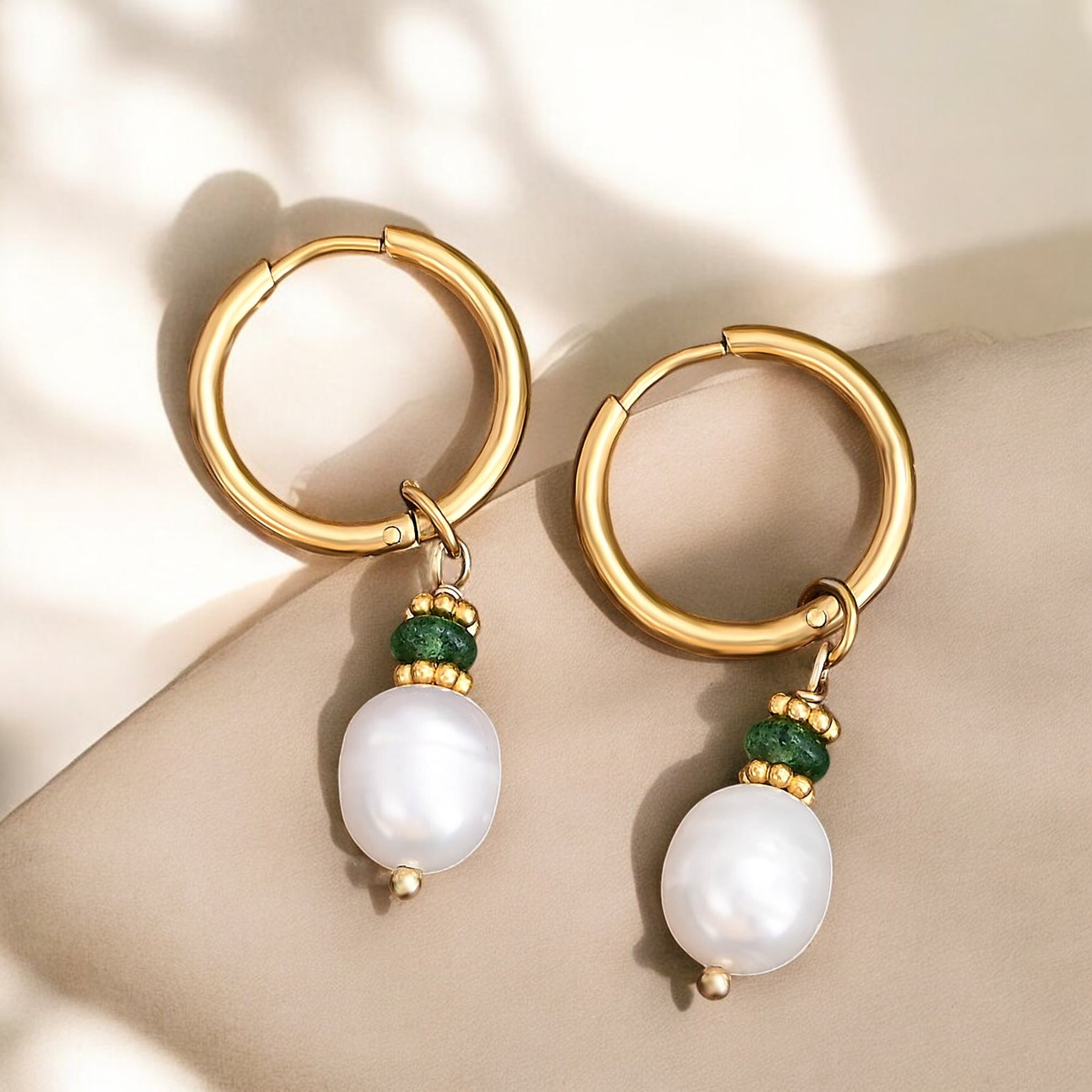 Pendientes de aro Golden Grace Pearl y Green Agate