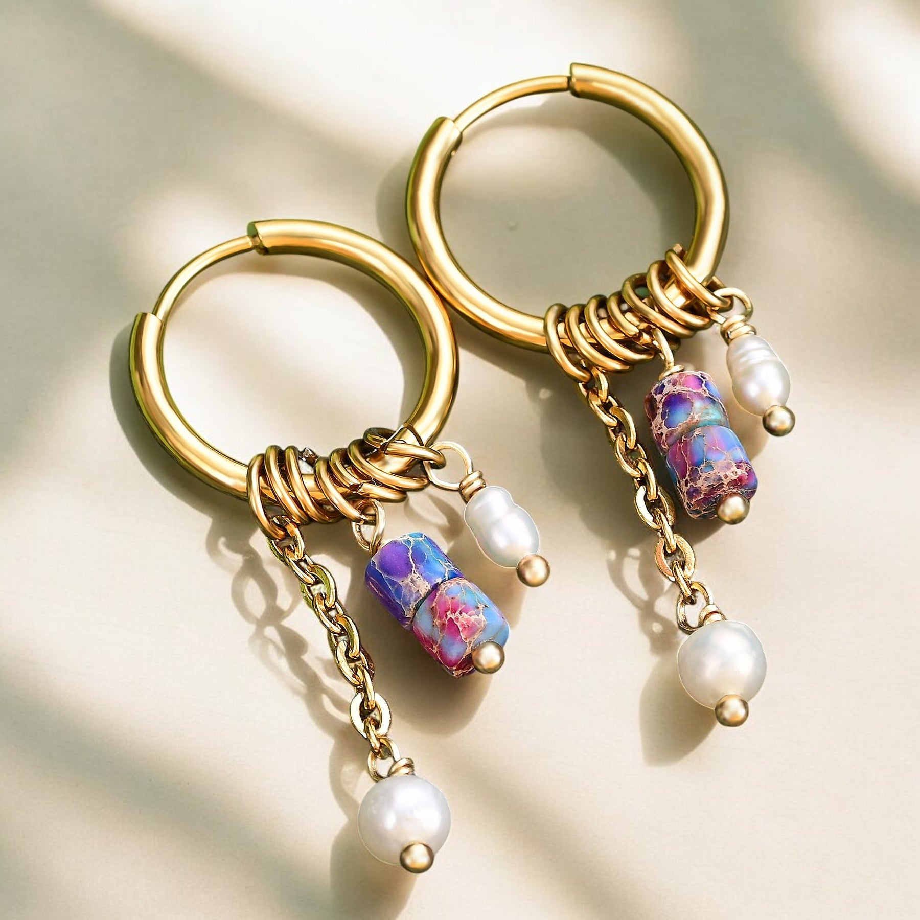 Pendientes de aro con colgante de flor de amatista dorada