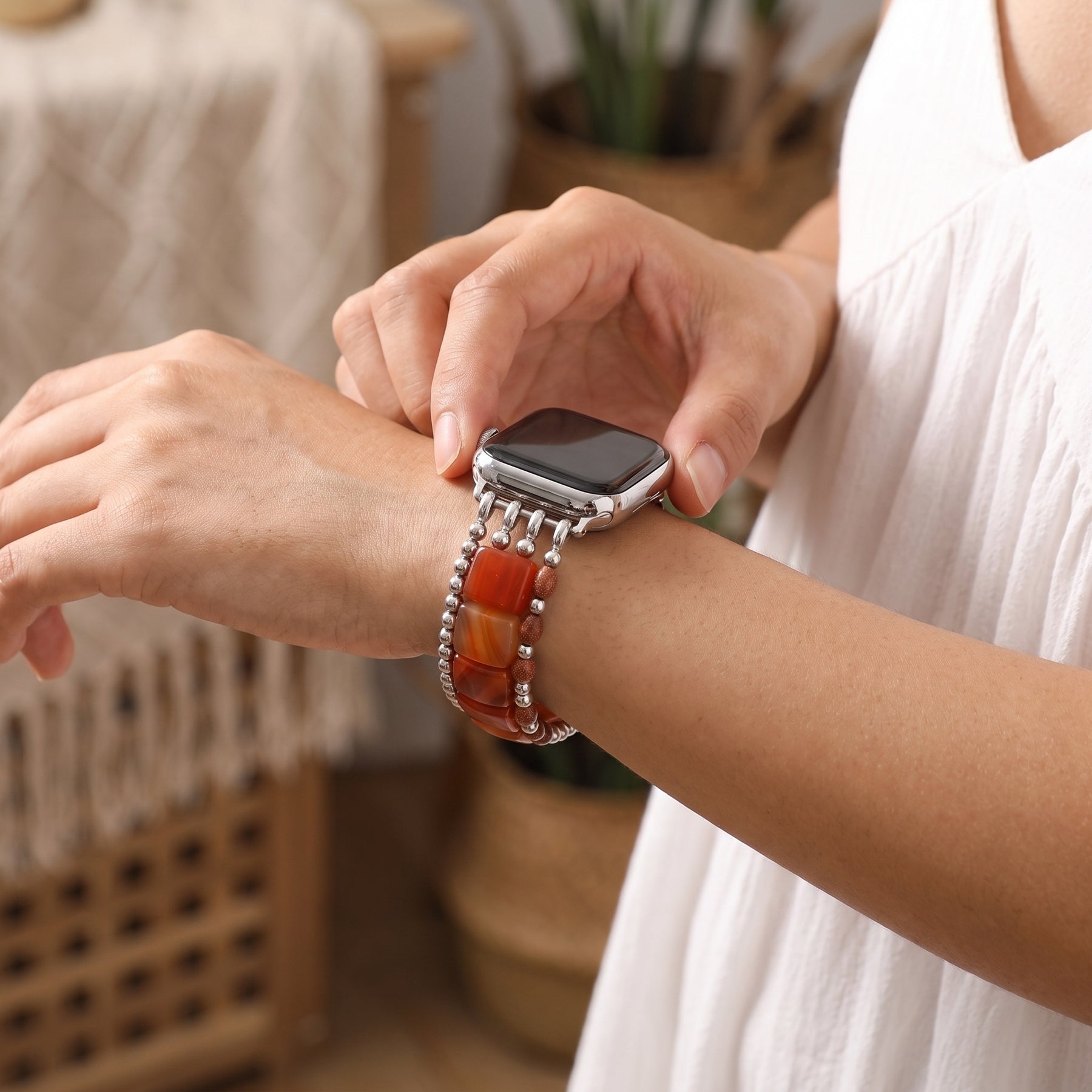 Correa elástica para Apple Watch Fierce Grace de ojo de tigre plateada